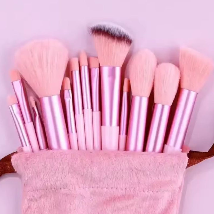 Pincéis de maquiagem de seda macia VivaFeim