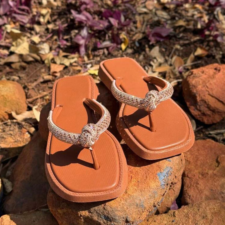 Sandália feminina com Nó Bico Quadrado